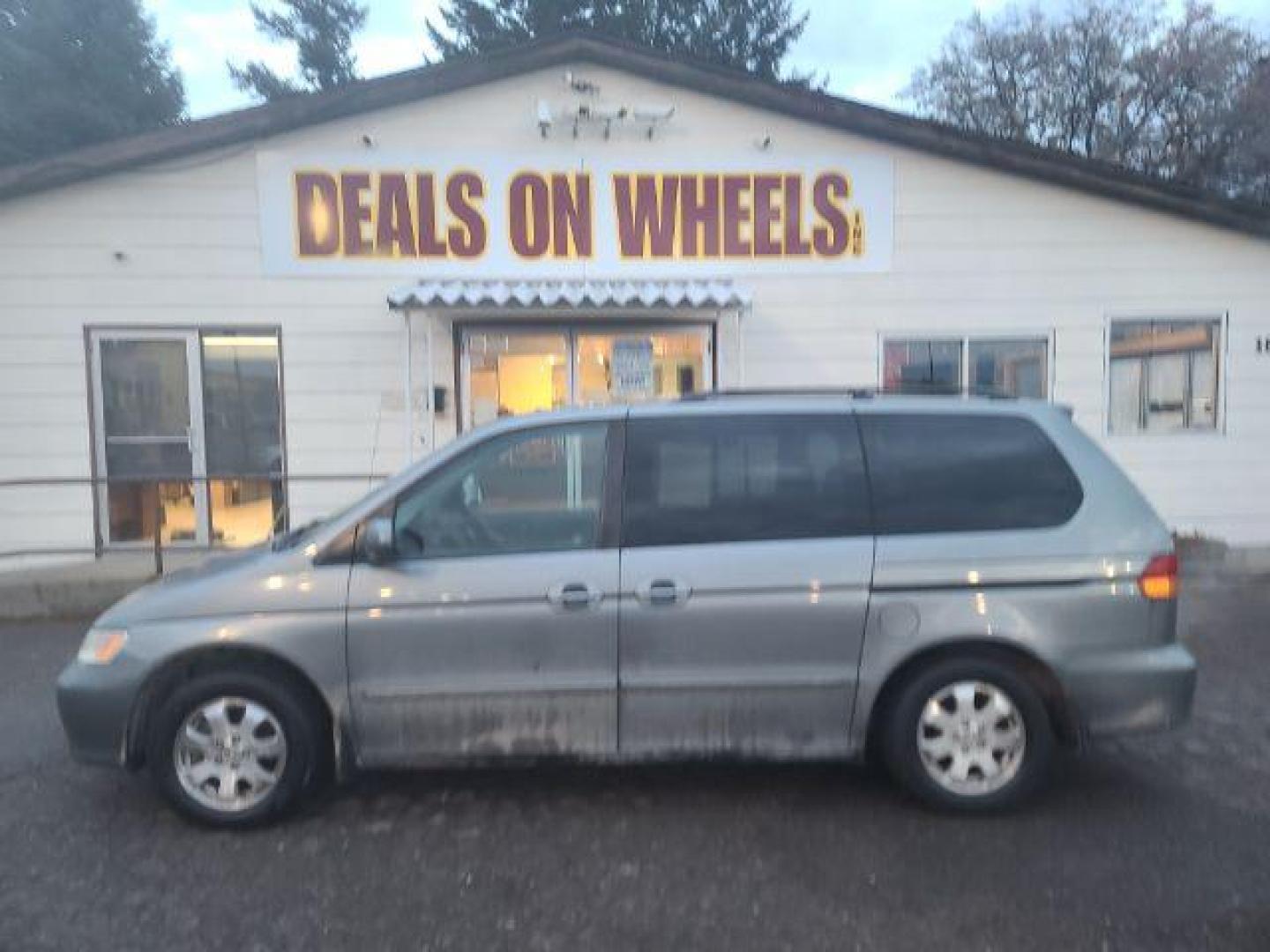 2002 Honda Odyssey EX (2HKRL18642H) with an 3.5L V6 SOHC 24V engine, 5-Speed Automatic transmission, located at 1800 West Broadway, Missoula, 59808, (406) 543-1986, 46.881348, -114.023628 - If you're in the market for a reliable and spacious pre-owned vehicle in Missoula, look no further than this 2002 Honda Odyssey EX available at DOW - Missoula. Priced at $12,995, this van is perfect for families, commuters, or anyone in need of a versatile and comfortable vehicle. The Honda Odyssey - Photo#5