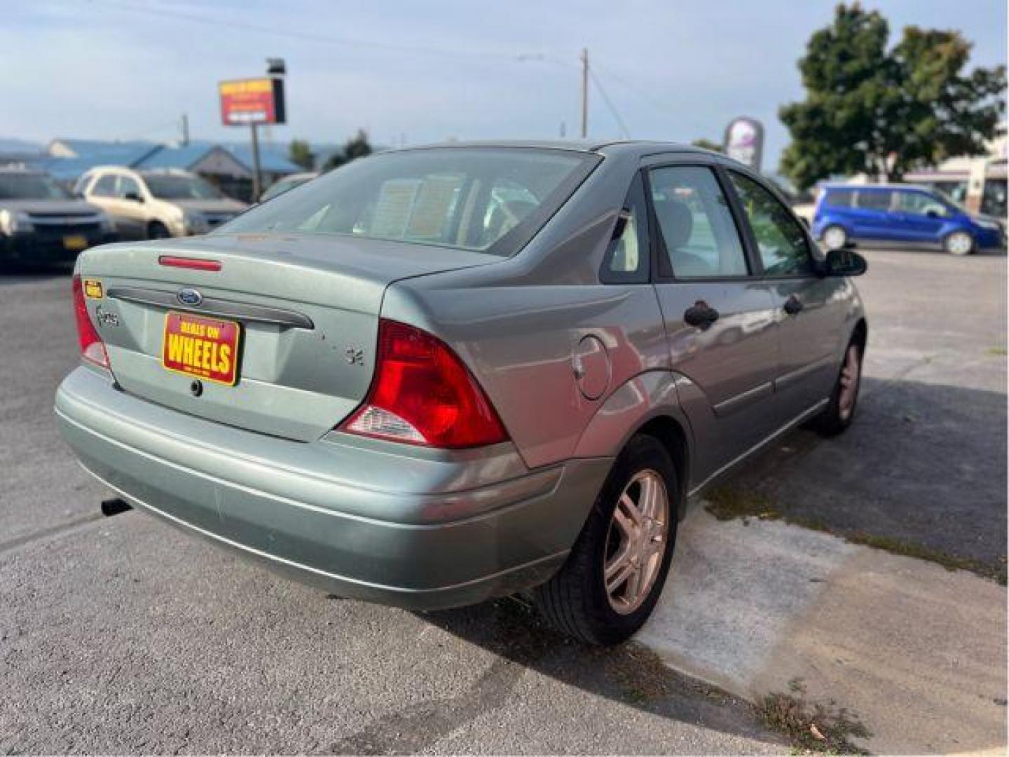 2003 Ford Focus SE (1FAHP34P03W) with an 2.0L L4 SOHC 8V engine, located at 1800 West Broadway, Missoula, 59808, (406) 543-1986, 46.881348, -114.023628 - Photo#4