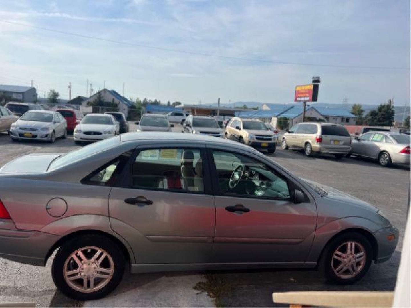 2003 Ford Focus SE (1FAHP34P03W) with an 2.0L L4 SOHC 8V engine, located at 1800 West Broadway, Missoula, 59808, (406) 543-1986, 46.881348, -114.023628 - Photo#5