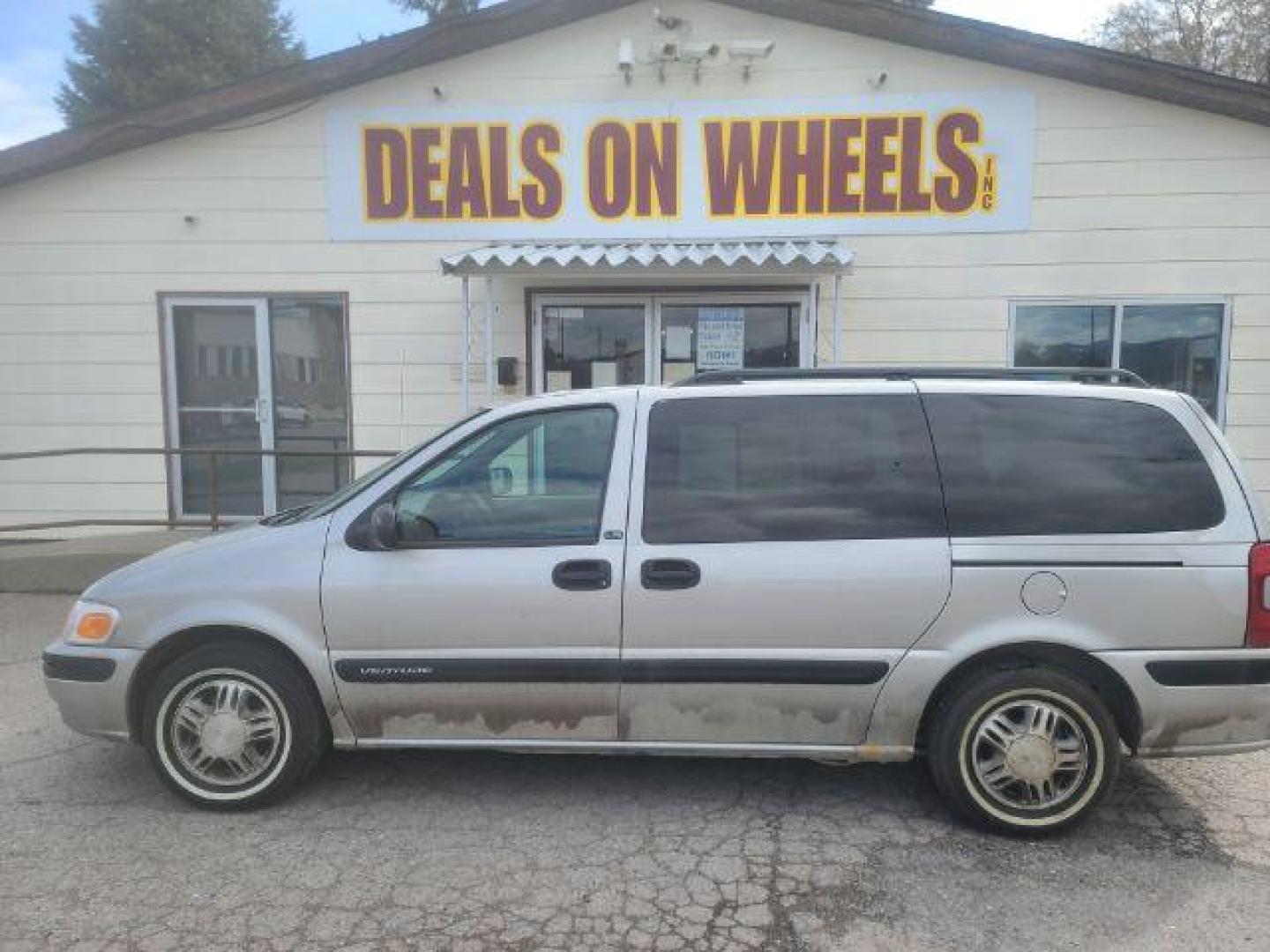 2004 Chevrolet Venture LS Ext. (1GNDX03E84D) with an 3.4L V6 OHV 12V engine, 4-Speed Automatic transmission, located at 1800 West Broadway, Missoula, 59808, (406) 543-1986, 46.881348, -114.023628 - Photo#5