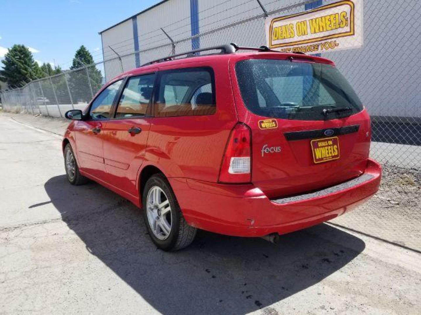 2004 Ford Focus Wagon SE (1FAHP36364W) with an 2.0L L4 DOHC 16V engine, located at 1821 N Montana Ave., Helena, MT, 59601, 46.603447, -112.022781 - Photo#3