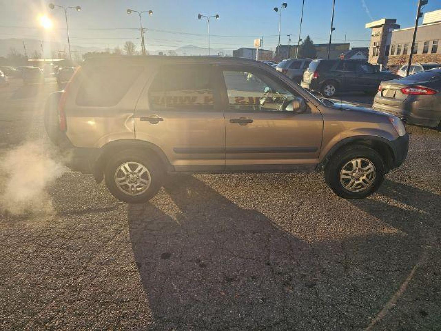 2004 Honda CR-V EX 4WD AT (SHSRD78864U) with an 2.4L L4 DOHC 16V engine, 4-Speed Automatic transmission, located at 1800 West Broadway, Missoula, 59808, (406) 543-1986, 46.881348, -114.023628 - If you are in the market for a reliable and affordable SUV in the Missoula area, look no further than this pre-owned 2004 Honda CR-V EX 4WD AT available at DOW - Missoula. Priced at $12,995, this Honda CR-V is the perfect vehicle for navigating the local driving highlights around Missoula and beyond - Photo#2