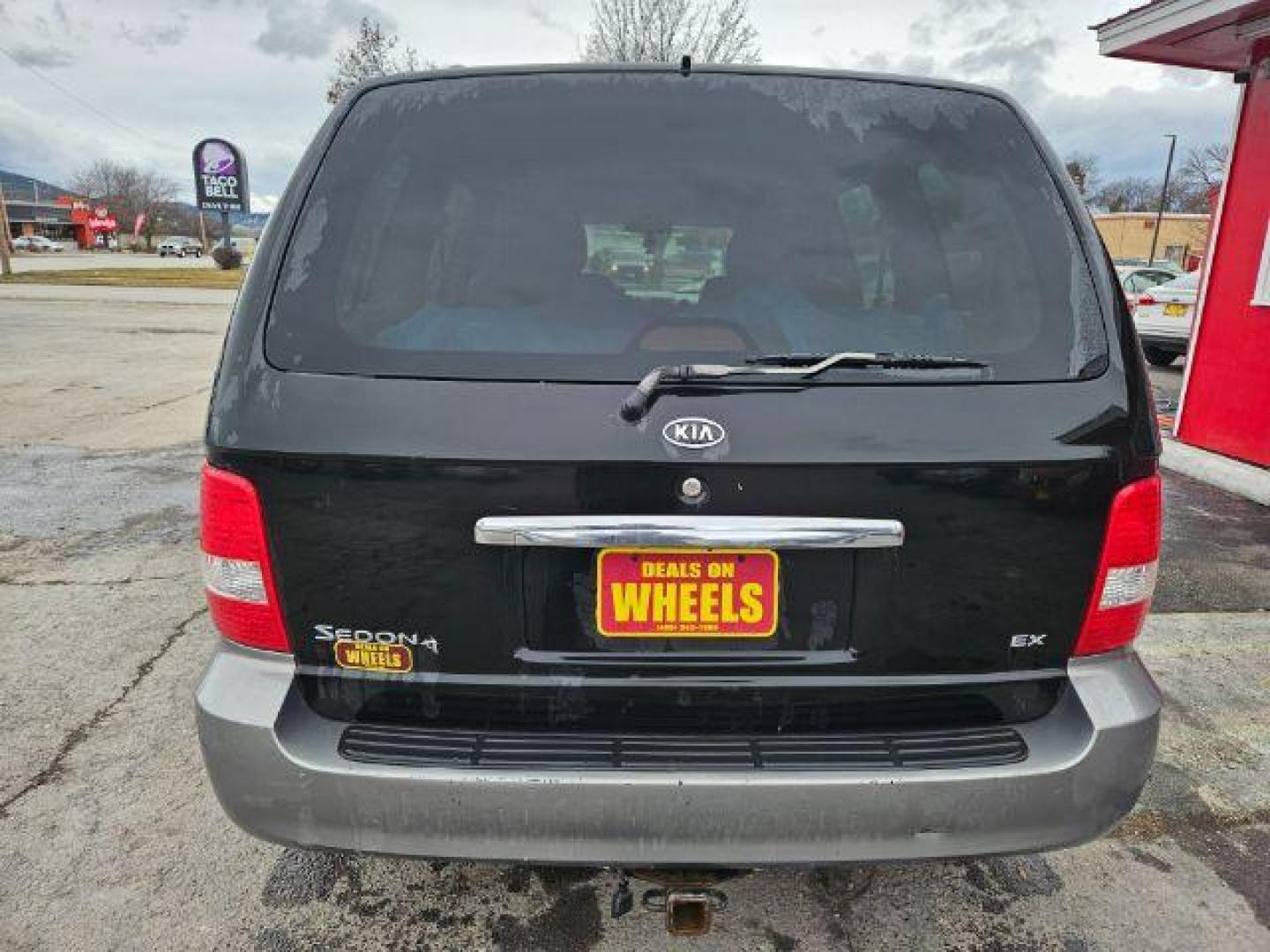 2004 Kia Sedona LX (KNDUP131046) with an 3.5L V6 DOHC 16V engine, 5-Speed Automatic transmission, located at 601 E. Idaho St., Kalispell, MT, 59901, 48.203983, -114.308662 - Photo#3