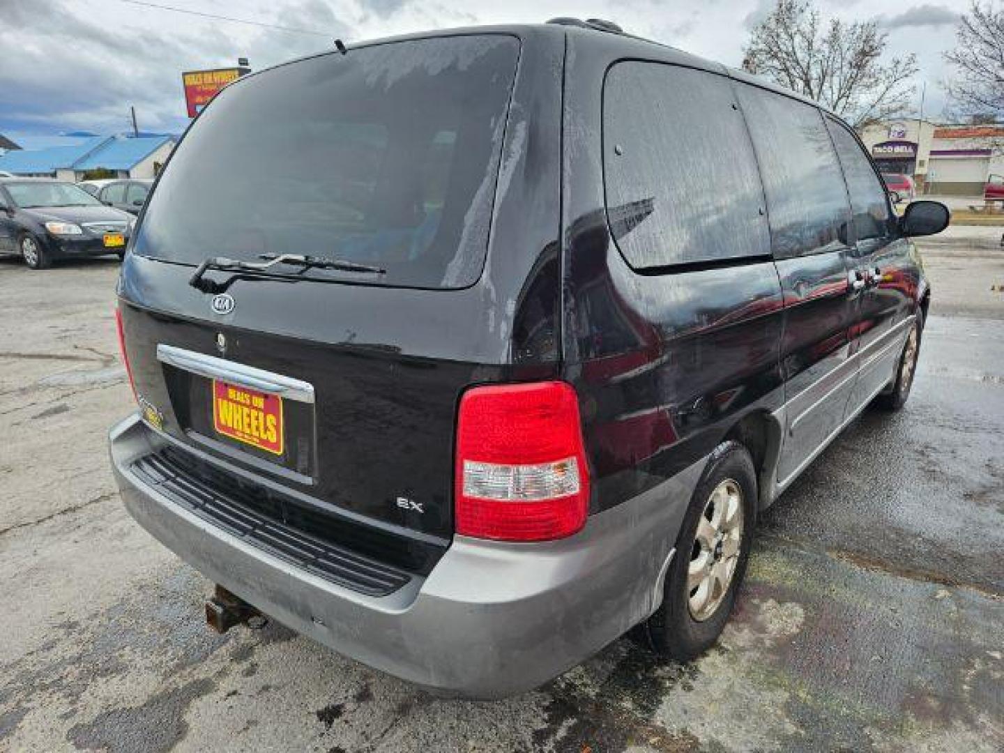 2004 Kia Sedona LX (KNDUP131046) with an 3.5L V6 DOHC 16V engine, 5-Speed Automatic transmission, located at 601 E. Idaho St., Kalispell, MT, 59901, 48.203983, -114.308662 - Photo#4