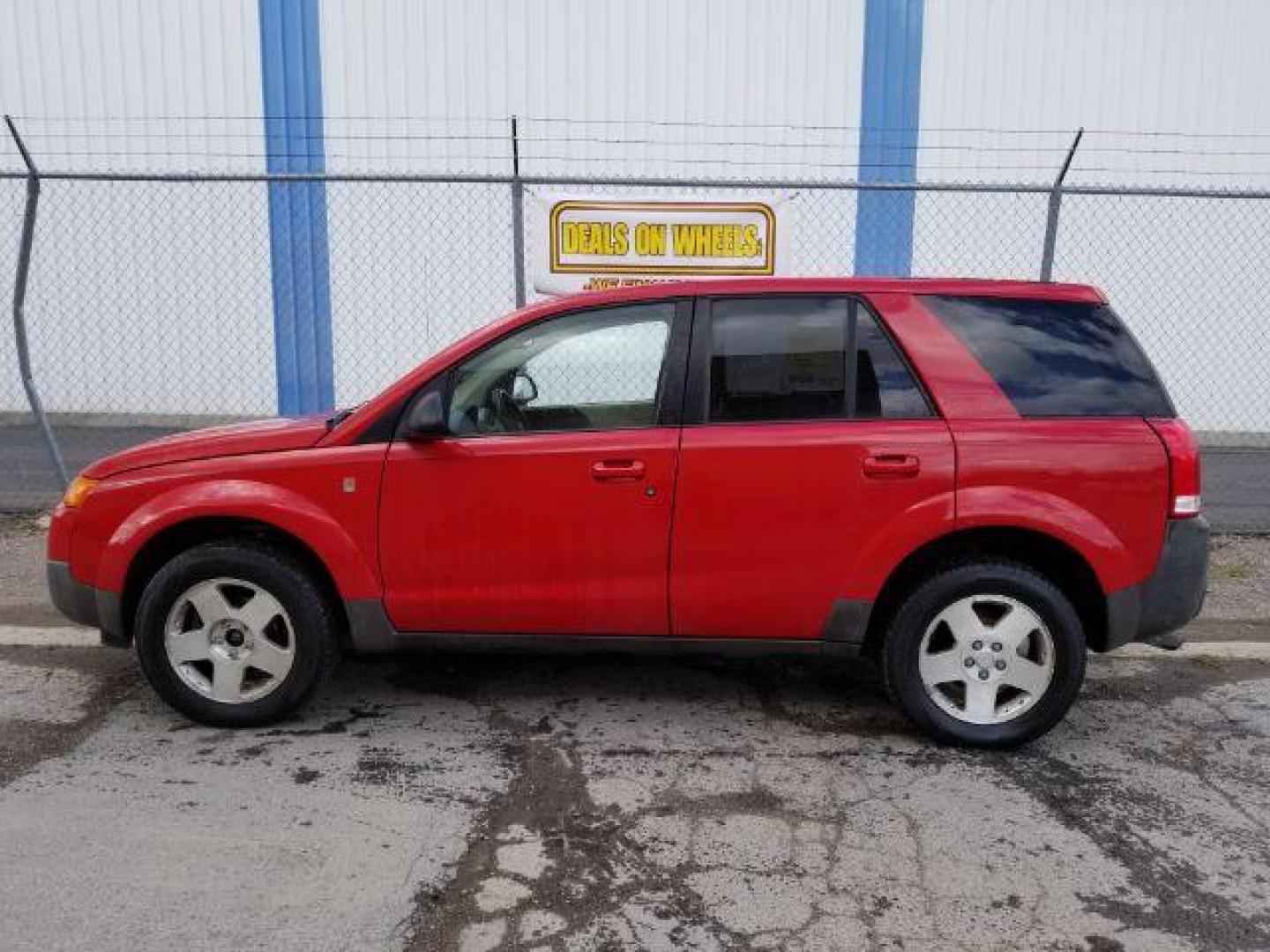 2004 Saturn Vue FWD V6 (5GZCZ53404S) with an 3.5L V6 SOHC 24V engine, 5-Speed Automatic transmission, located at 1821 N Montana Ave., Helena, MT, 59601, 46.603447, -112.022781 - Photo#2