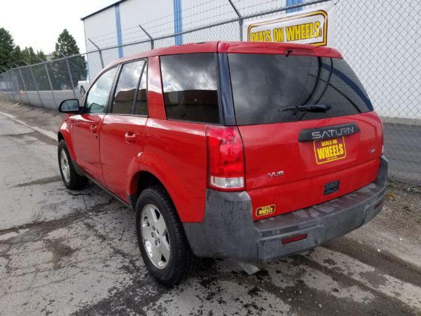 2004 Saturn Vue FWD V6 (5GZCZ53404S) with an 3.5L V6 SOHC 24V engine, 5-Speed Automatic transmission, located at 1821 N Montana Ave., Helena, MT, 59601, 46.603447, -112.022781 - Photo#3