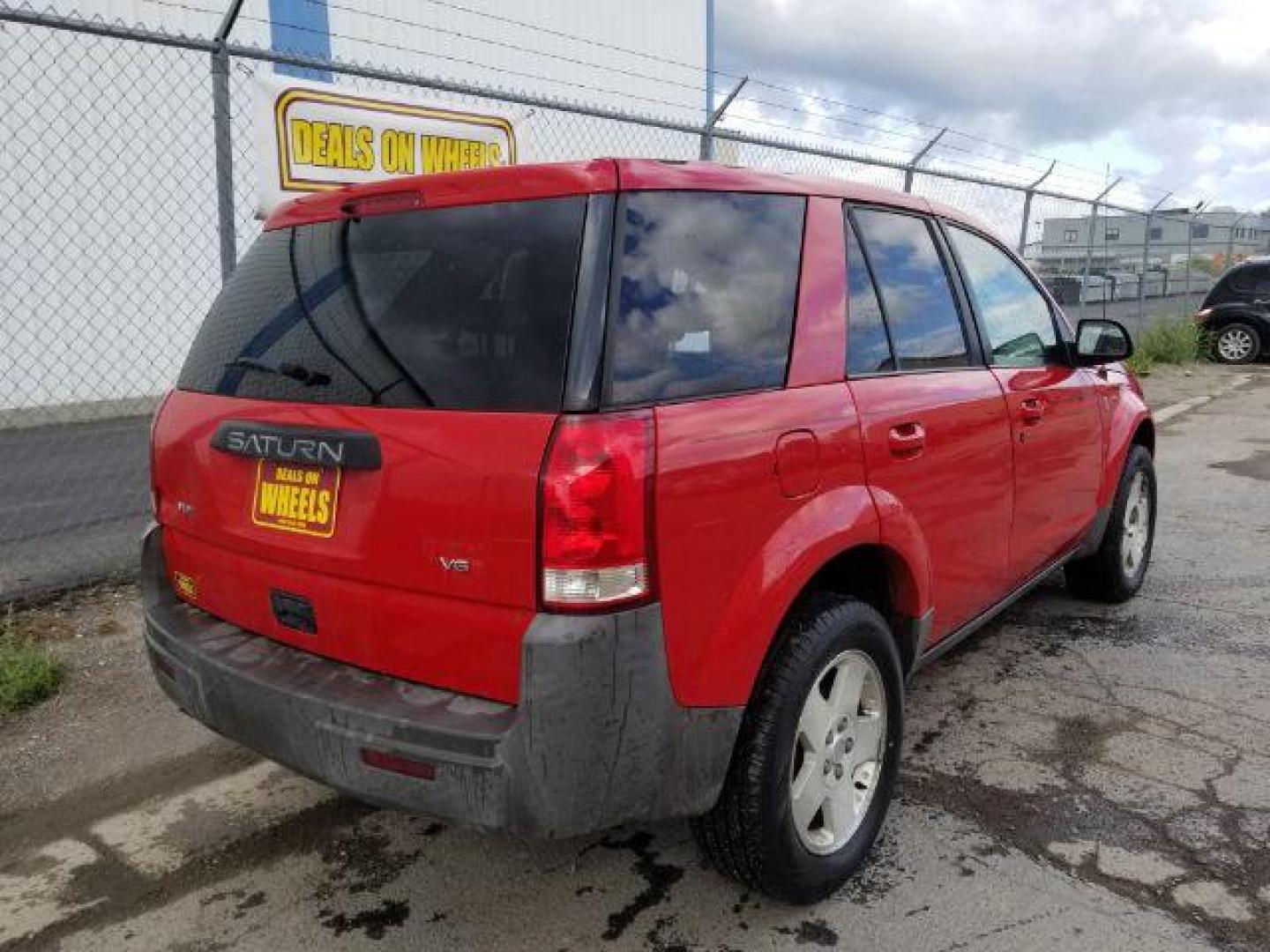 2004 Saturn Vue FWD V6 (5GZCZ53404S) with an 3.5L V6 SOHC 24V engine, 5-Speed Automatic transmission, located at 1821 N Montana Ave., Helena, MT, 59601, 46.603447, -112.022781 - Photo#4