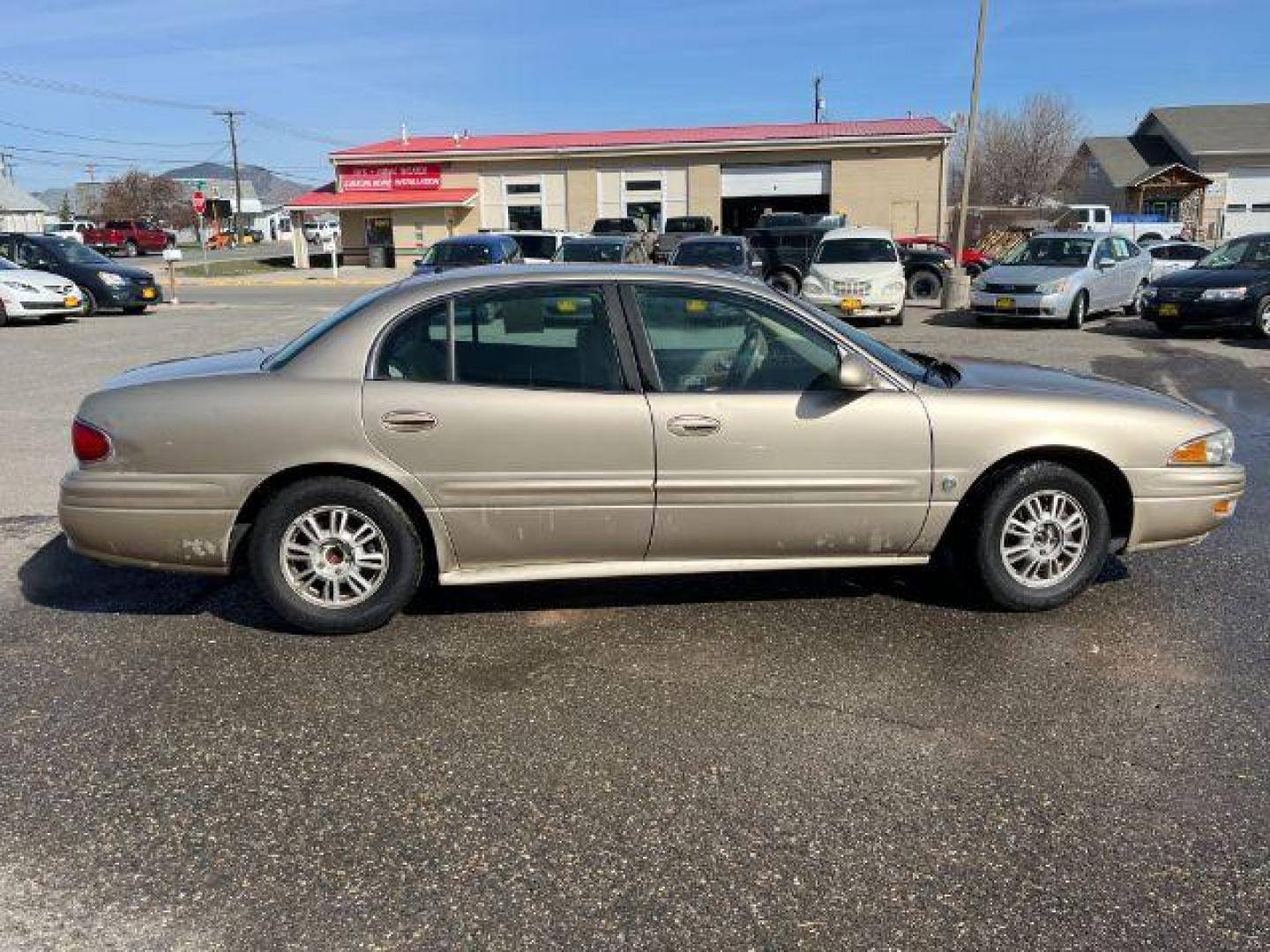 2005 Sagemist Metallic /Light Cashmere Cloth Buick LeSabre Custom (1G4HP52K65U) with an 3.8L V6 OHV 12V engine, 4-Speed Automatic transmission, located at 1821 N Montana Ave., Helena, MT, 59601, 46.603447, -112.022781 - Photo#3