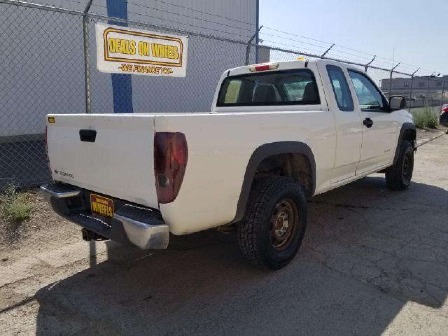 2005 Chevrolet Colorado LS Z85 Ext. Cab 4WD (1GCDT198X58) with an 2.8L L4 DOHC 16V engine, located at 1821 N Montana Ave., Helena, MT, 59601, 46.603447, -112.022781 - Photo#5