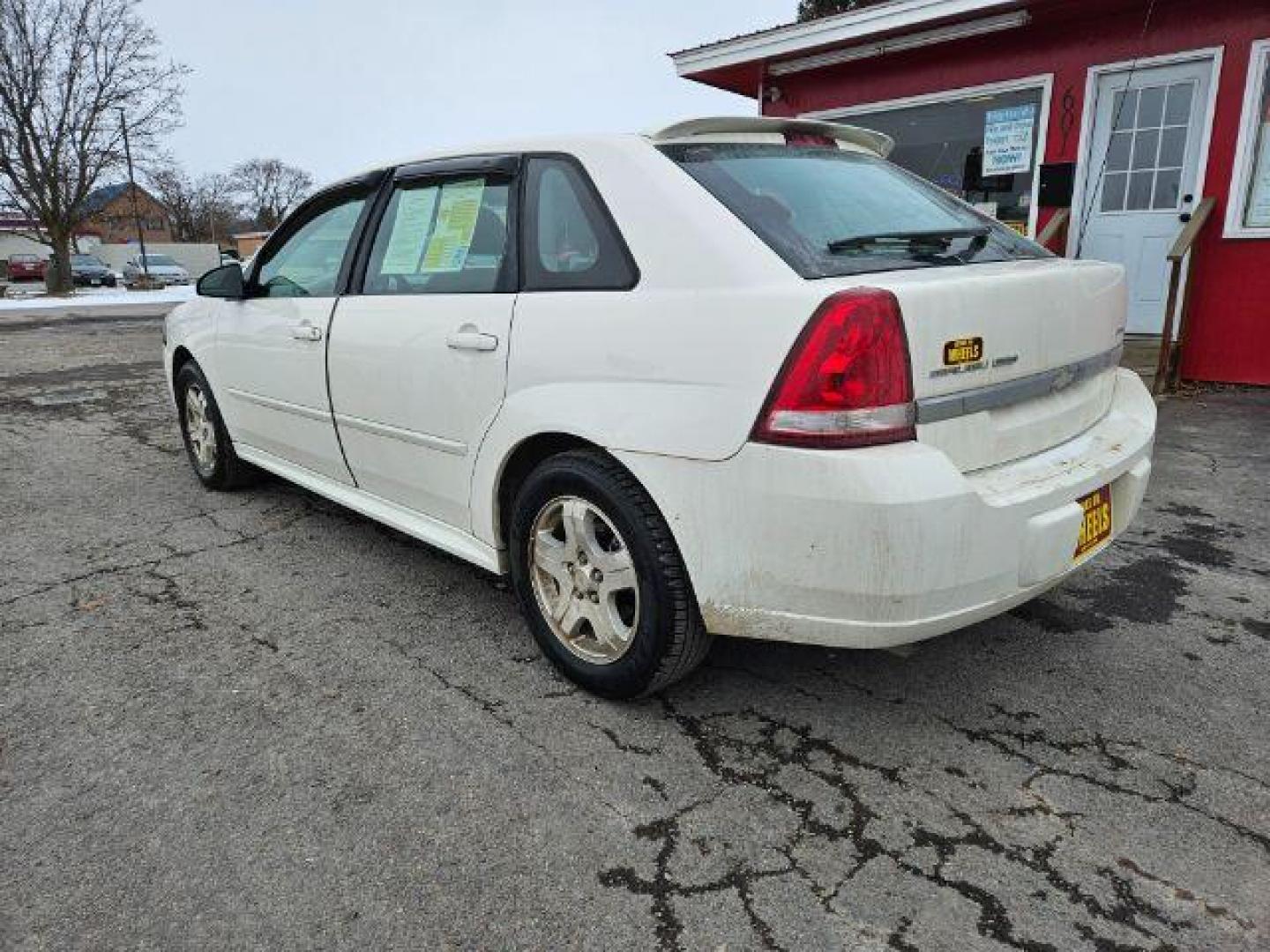 2005 Chevrolet Malibu MAXX LT (1G1ZU64875F) with an 3.5L V6 OHV 12V engine, 4-Speed Automatic transmission, located at 601 E. Idaho St., Kalispell, MT, 59901, 48.203983, -114.308662 - Photo#2