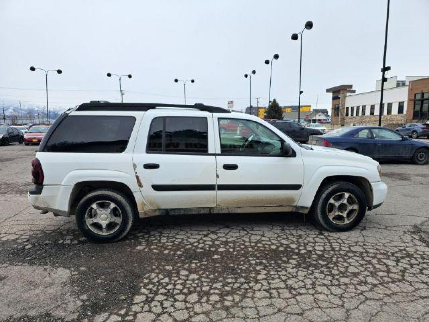 2005 Summit White Chevrolet TrailBlazer EXT LS 4WD (1GNET16S156) with an 4.2L L6 DOHC 24V engine, 4-Speed Automatic transmission, located at 1800 West Broadway, Missoula, 59808, (406) 543-1986, 46.881348, -114.023628 - Photo#2