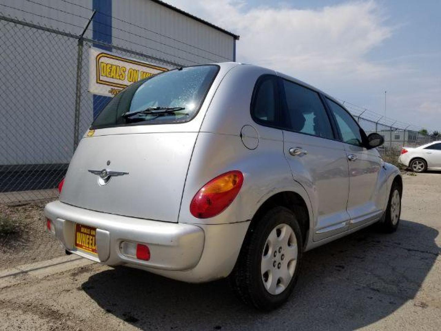 2005 Chrysler PT Cruiser Touring Edition (3C4FY58B85T) with an 2.4L L4 DOHC 16V engine, located at 1821 N Montana Ave., Helena, MT, 59601, 46.603447, -112.022781 - Photo#4