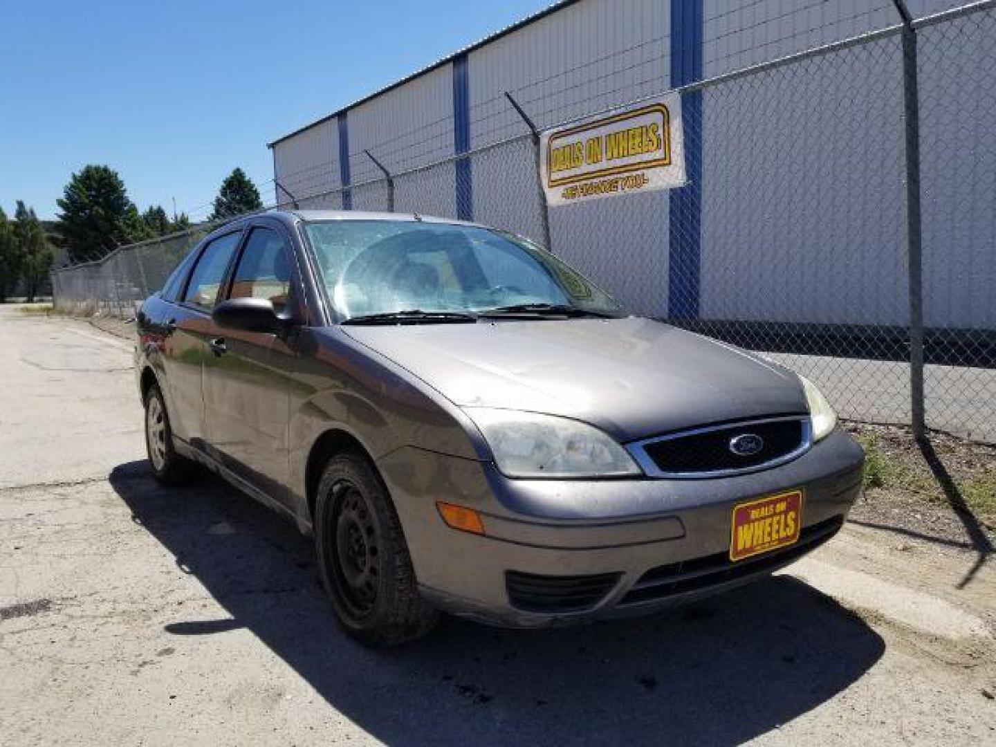 2005 Ford Focus ZX4 SE (1FAFP34N65W) with an 2.0L L4 DOHC 16V engine, located at 1800 West Broadway, Missoula, 59808, (406) 543-1986, 46.881348, -114.023628 - Photo#6