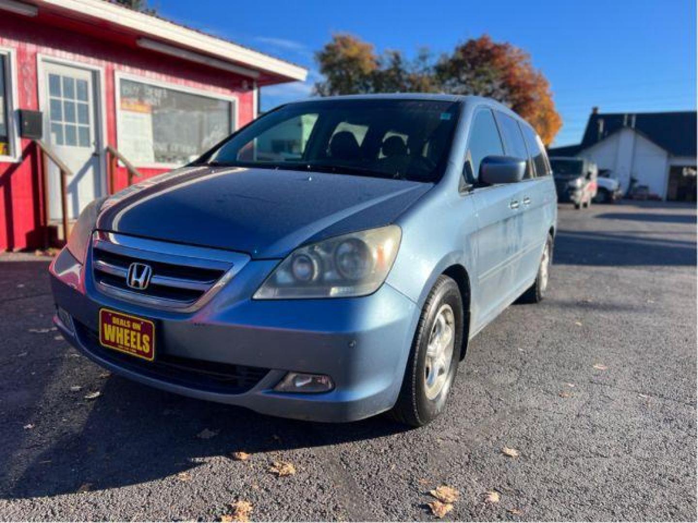 2005 Honda Odyssey Touring (5FNRL38895B) with an 3.5L V6 SOHC 24V engine, 5-Speed Automatic transmission, located at 601 E. Idaho St., Kalispell, MT, 59901, 48.203983, -114.308662 - Photo#0