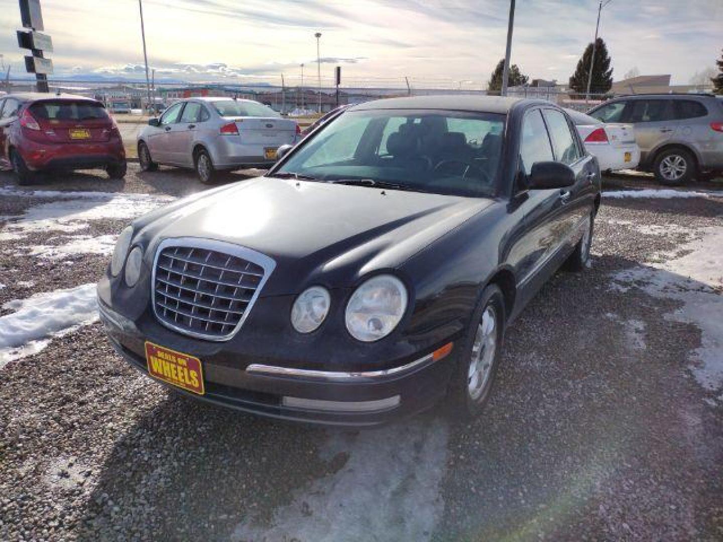 2005 Kia Amanti Sedan (KNALD124X55) with an 3.5L V6 DOHC 24V engine, 5-Speed Automatic transmission, located at 4801 10th Ave S,, Great Falls, MT, 59405, 47.494347, -111.229942 - Looking for a reliable and affordable sedan in Great Falls, MT? Look no further than this pre-owned 2005 Kia Amanti available at DOW - Great Falls. With a price tag of just $11,995, this sedan offers great value for your money. The 2005 Kia Amanti is equipped with a 3.5L V6 DOHC 24V engine, paired - Photo#0