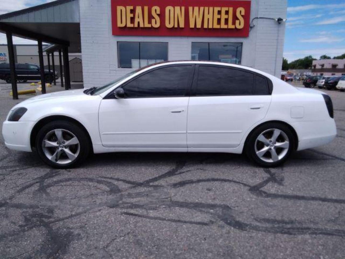 2005 Nissan Altima 2.5 (1N4AL11D65C) with an 2.5L L4 DOHC 16V engine, located at 4047 Montana Ave., Billings, MT, 59101, 45.770847, -108.529800 - Photo#1