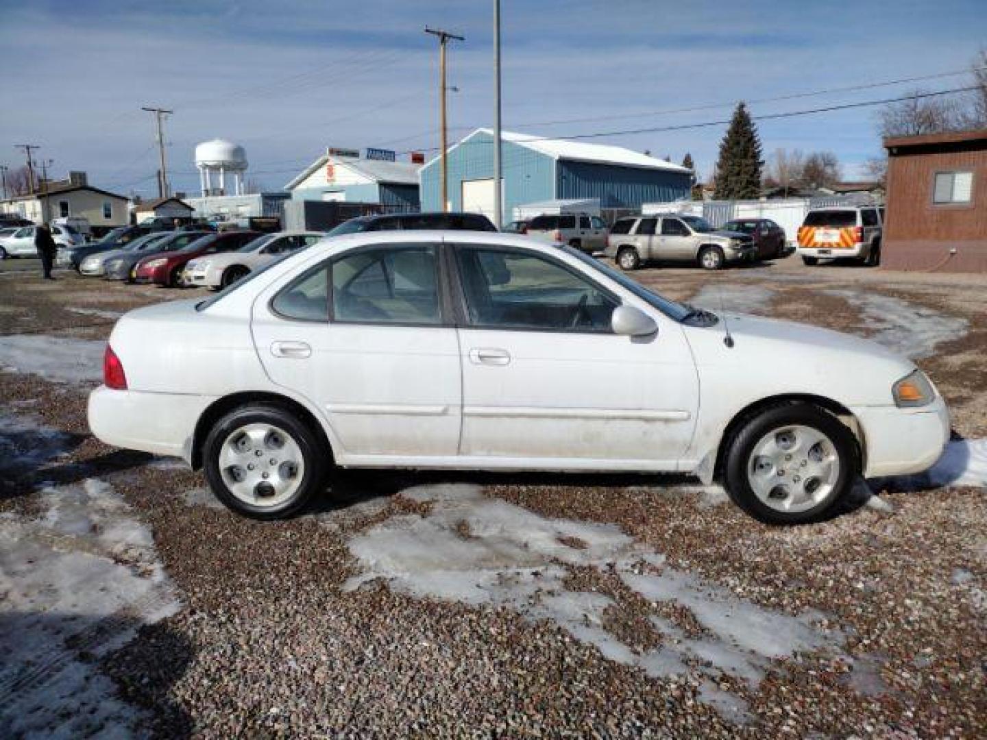 2005 Nissan Sentra 1.8 S (3N1CB51A35L) with an 1.8L L4 DOHC 16V engine, located at 4801 10th Ave S,, Great Falls, MT, 59405, 47.494347, -111.229942 - Photo#5