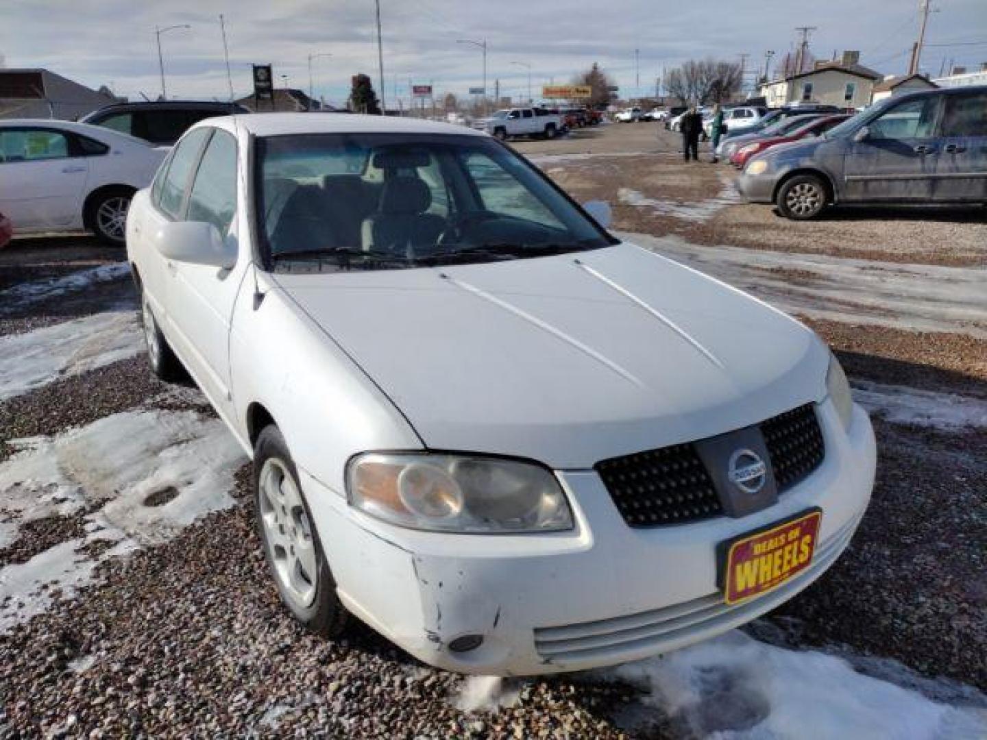 2005 Nissan Sentra 1.8 S (3N1CB51A35L) with an 1.8L L4 DOHC 16V engine, located at 4801 10th Ave S,, Great Falls, MT, 59405, 47.494347, -111.229942 - Photo#6