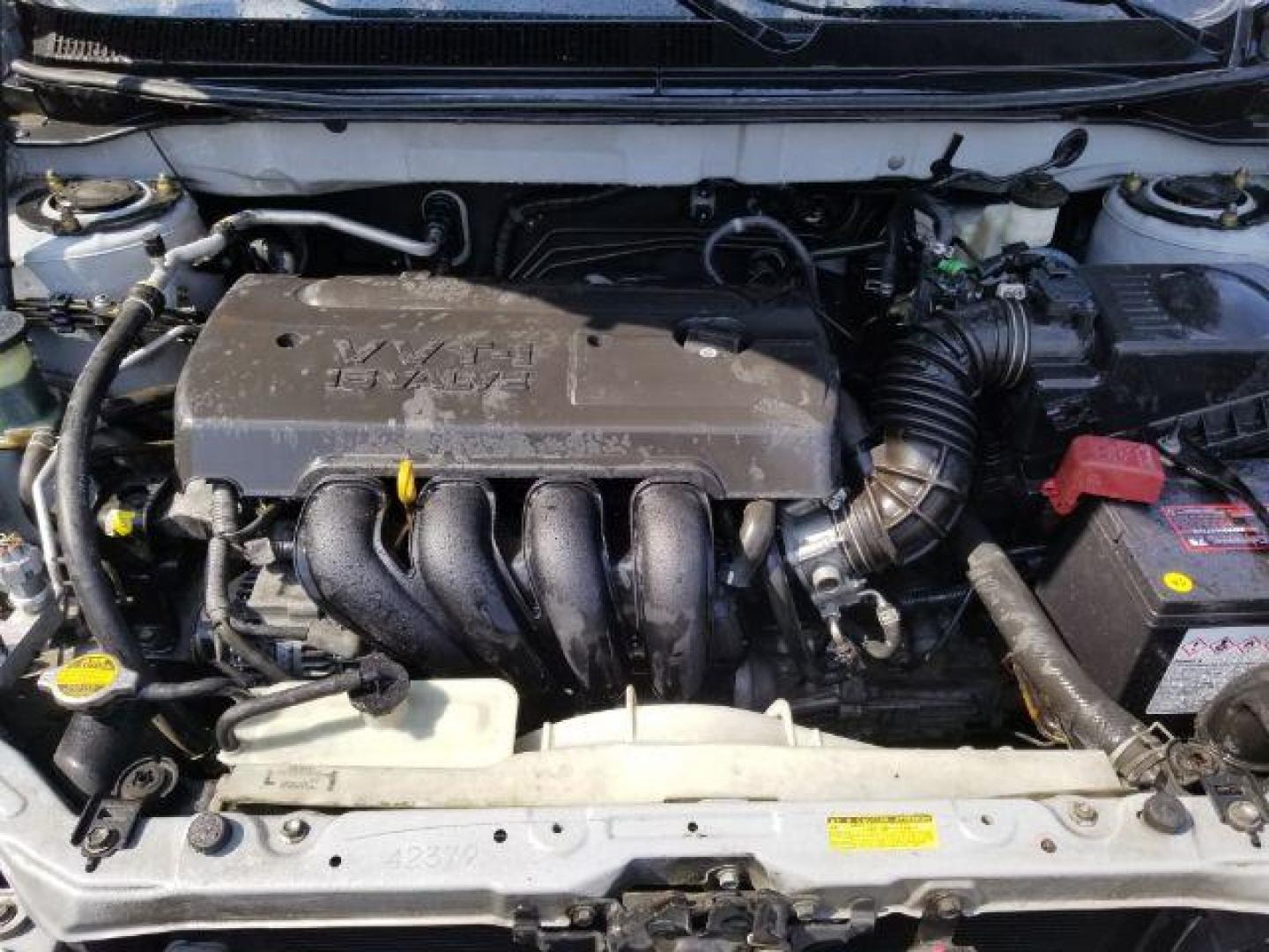 2005 Toyota Matrix XR 2WD (2T1KR32E85C) with an 1.8L L4 DOHC 16V engine, located at 1821 N Montana Ave., Helena, MT, 59601, 46.603447, -112.022781 - Photo#13