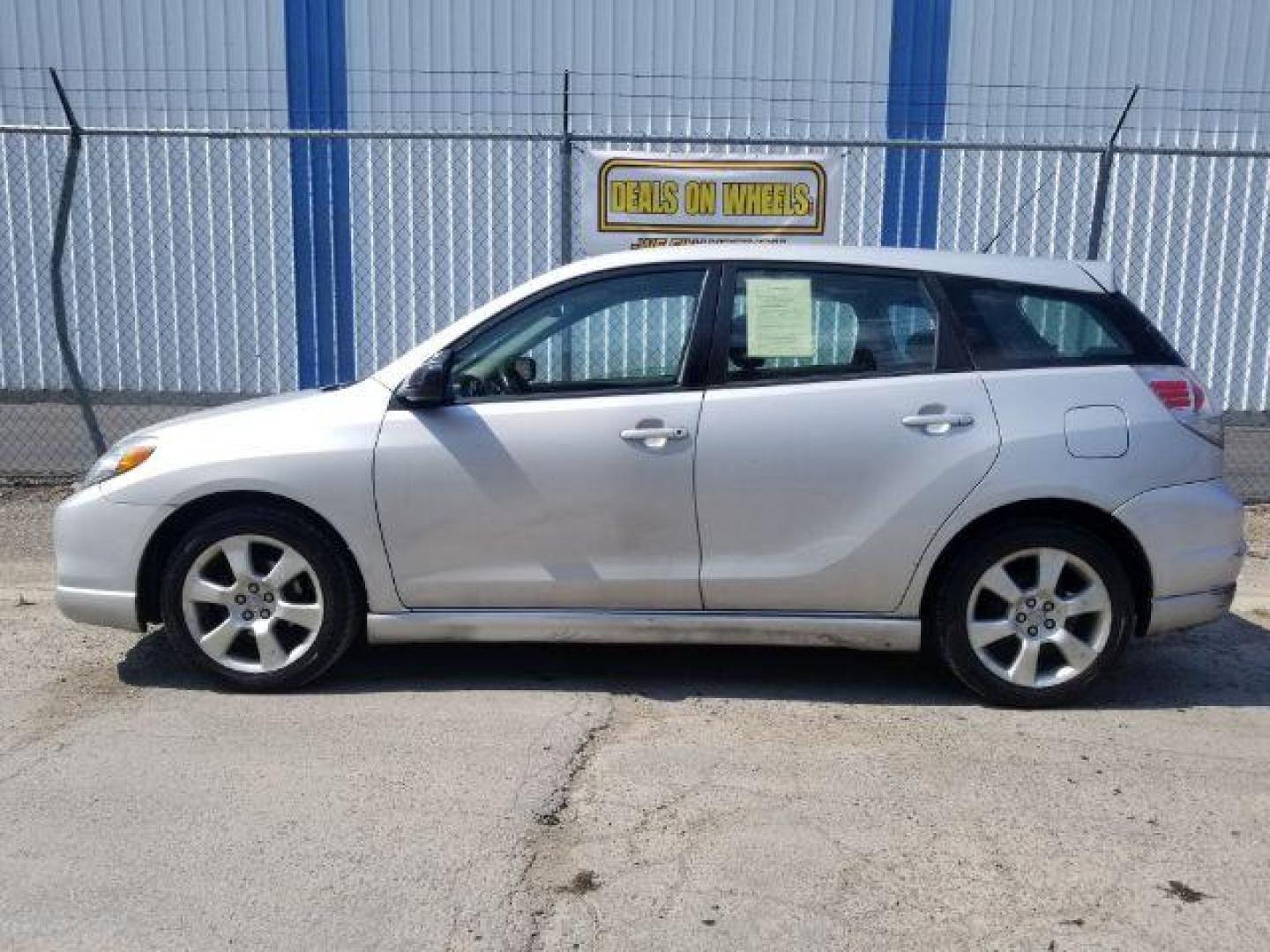 2005 Toyota Matrix XR 2WD (2T1KR32E85C) with an 1.8L L4 DOHC 16V engine, located at 1821 N Montana Ave., Helena, MT, 59601, 46.603447, -112.022781 - Photo#2