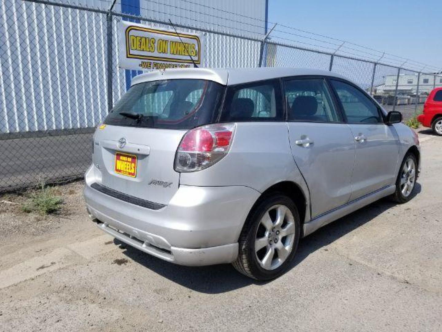 2005 Toyota Matrix XR 2WD (2T1KR32E85C) with an 1.8L L4 DOHC 16V engine, located at 1821 N Montana Ave., Helena, MT, 59601, 46.603447, -112.022781 - Photo#4