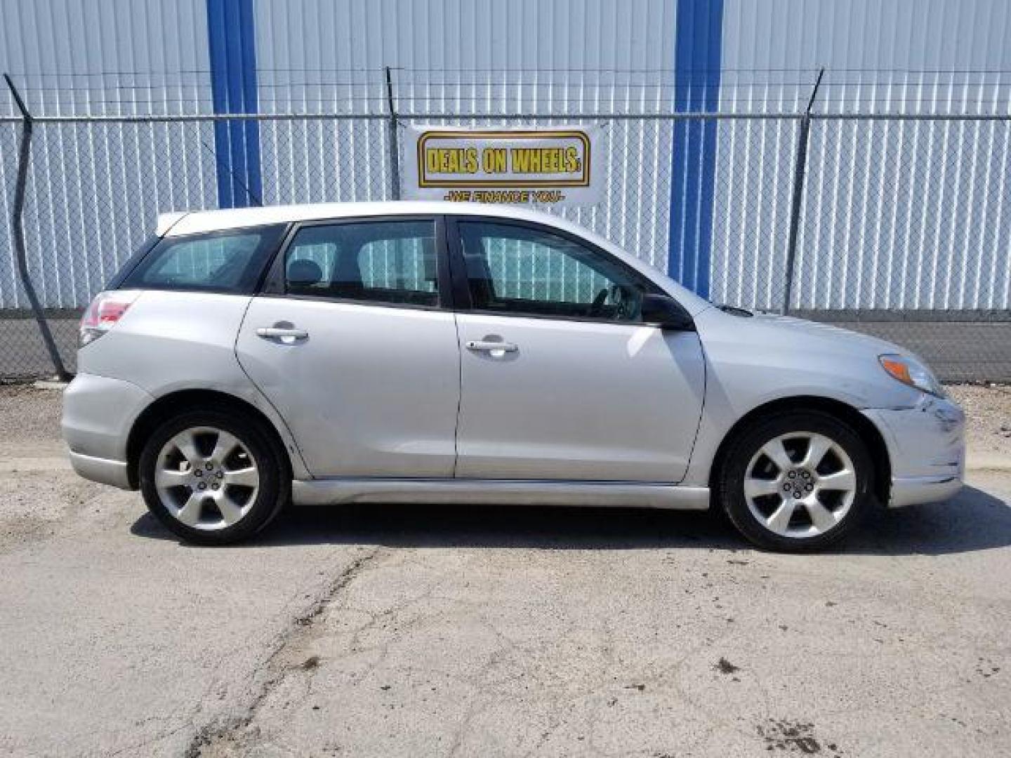 2005 Toyota Matrix XR 2WD (2T1KR32E85C) with an 1.8L L4 DOHC 16V engine, located at 1821 N Montana Ave., Helena, MT, 59601, 46.603447, -112.022781 - Photo#5