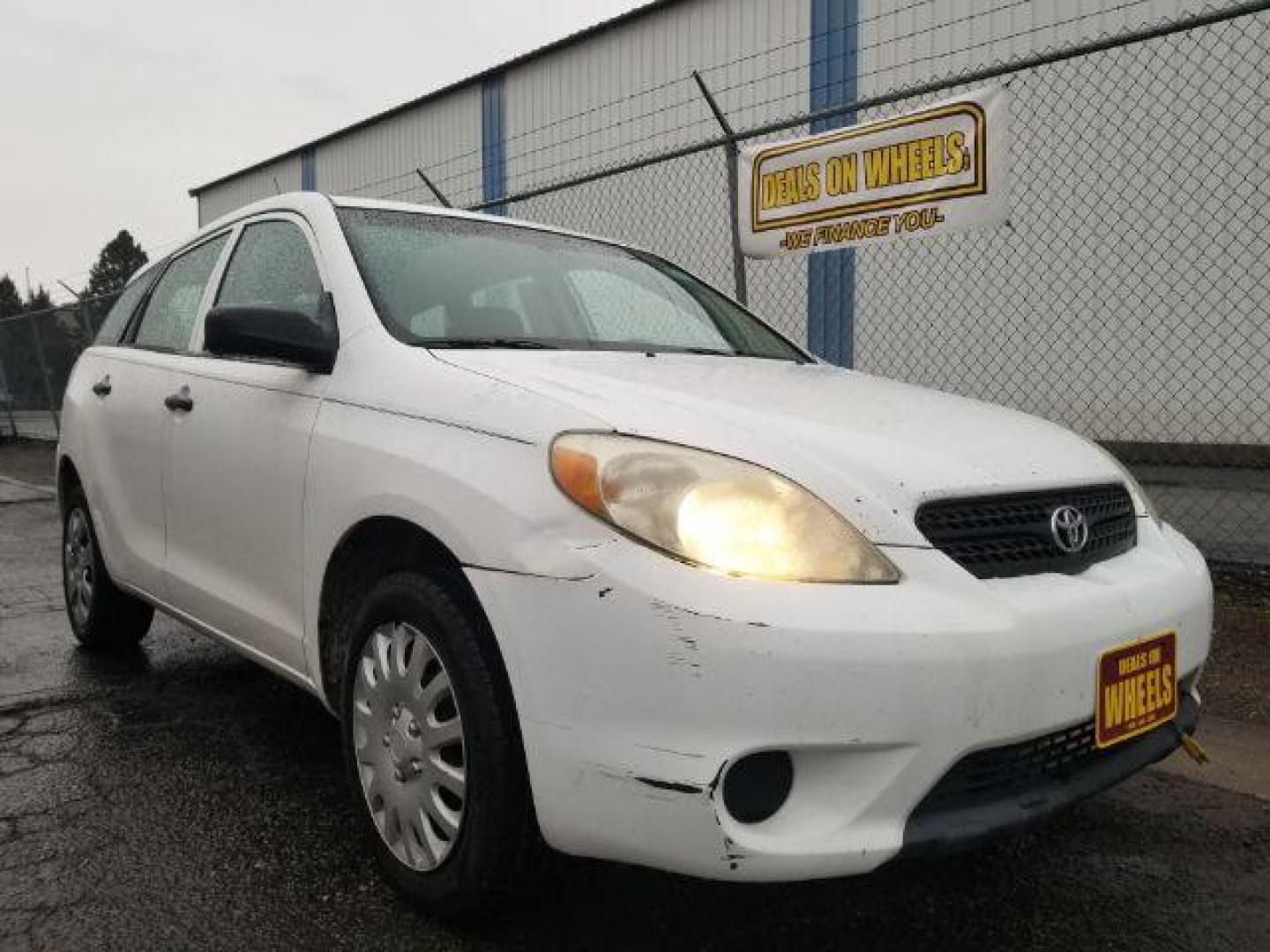 2005 Toyota Matrix 4WD (2T1LR32E55C) with an 1.8L L4 DOHC 16V engine, 4-Speed Automatic transmission, located at 1821 N Montana Ave., Helena, MT, 59601, 46.603447, -112.022781 - Photo#2