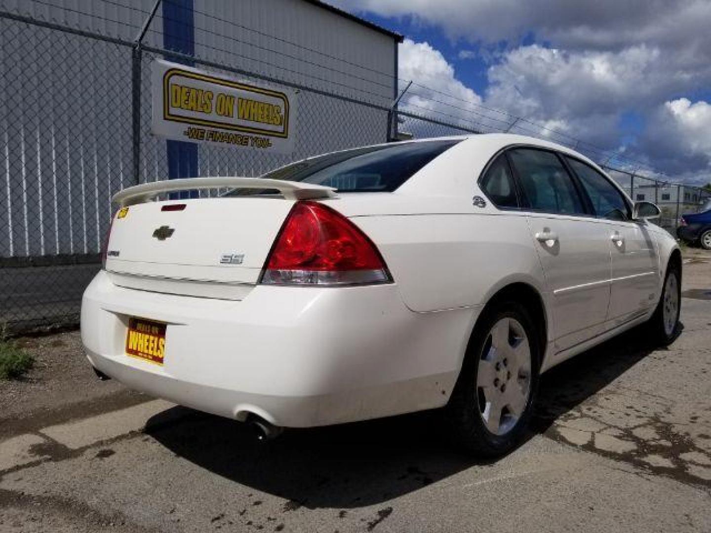 2006 Chevrolet Impala SEDAN 4-DR (2G1WD58C969) with an 5.3L V8 OHV 16V engine, 4-Speed Automatic transmission, located at 1800 West Broadway, Missoula, 59808, (406) 543-1986, 46.881348, -114.023628 - Photo#4