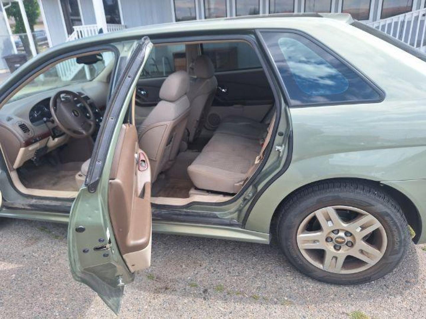 2006 Chevrolet Malibu MAXX LT (1G1ZT63876F) with an 3.5L V6 OHV 12V engine, 4-Speed Automatic transmission, located at 1821 N Montana Ave., Helena, MT, 59601, 46.603447, -112.022781 - Photo#6