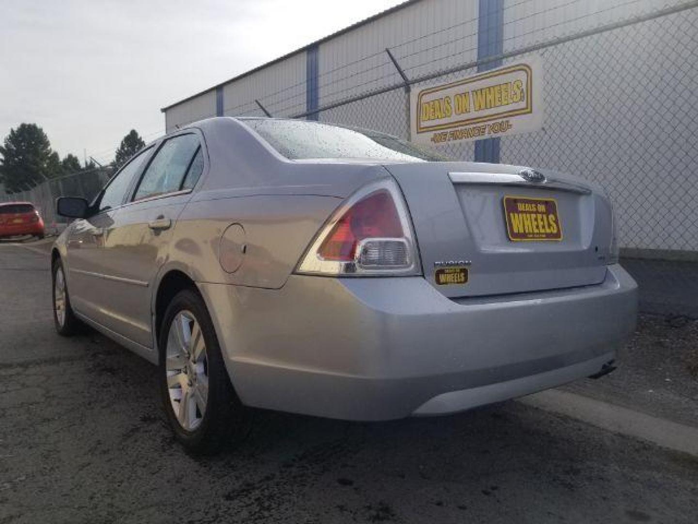 2006 Ford Fusion SEL (3FAHP08ZX6R) with an 2.3L L4 DOHC 16V engine, located at 4047 Montana Ave., Billings, MT, 59101, 45.770847, -108.529800 - Photo#5