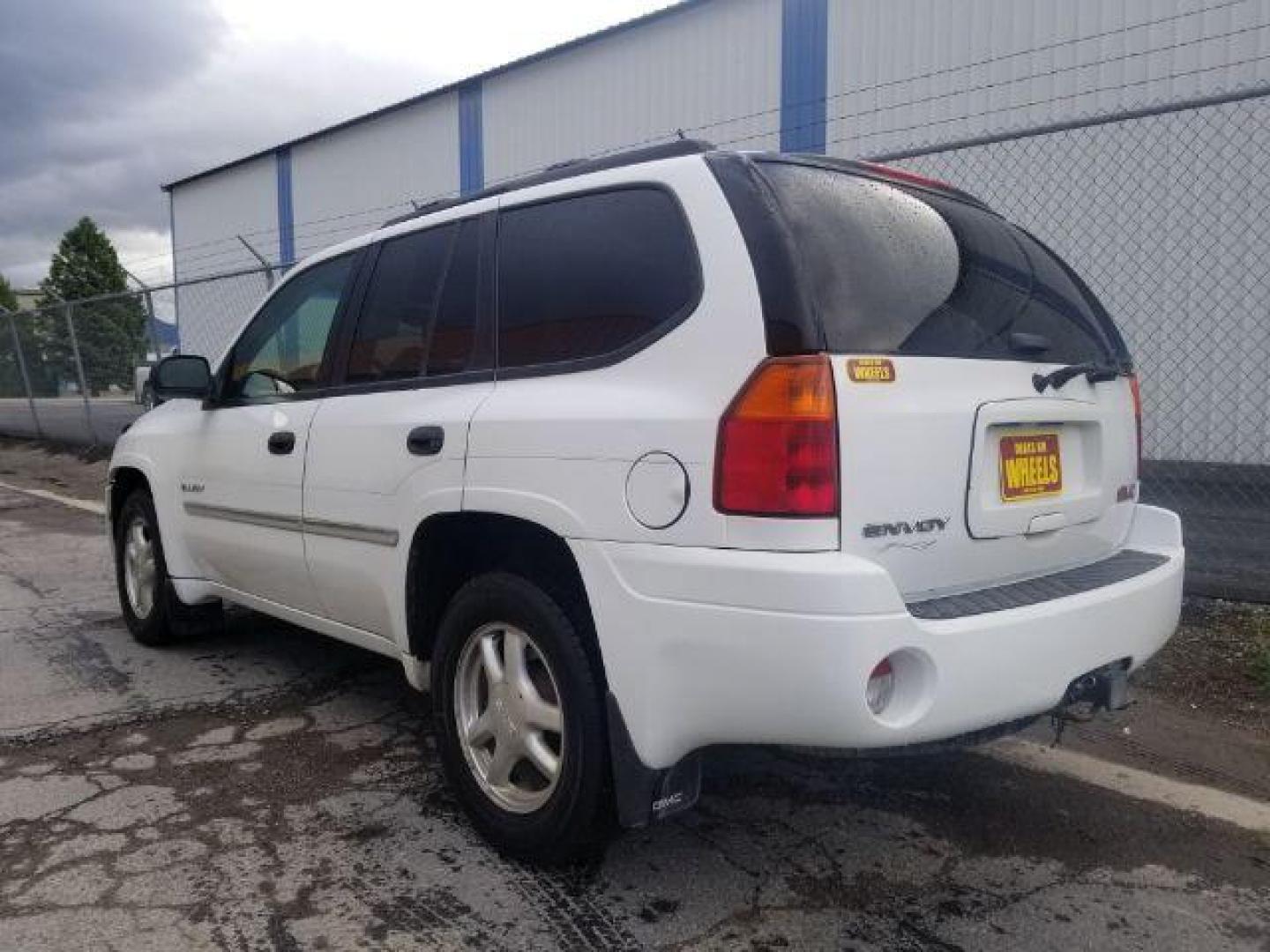 2006 GMC Envoy SLE 4WD (1GKDT13SX62) with an 4.2L L6 DOHC 24V engine, 4-Speed Automatic transmission, located at 4801 10th Ave S,, Great Falls, MT, 59405, 47.494347, -111.229942 - Photo#3