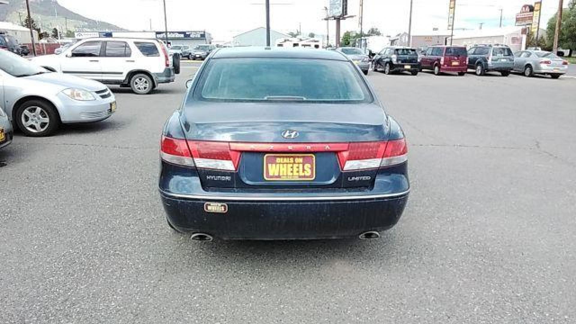 2006 BLUE HYUNDAI AZERA Limited (KMHFC46F76A) , located at 1800 West Broadway, Missoula, 59808, (406) 543-1986, 46.881348, -114.023628 - Photo#5