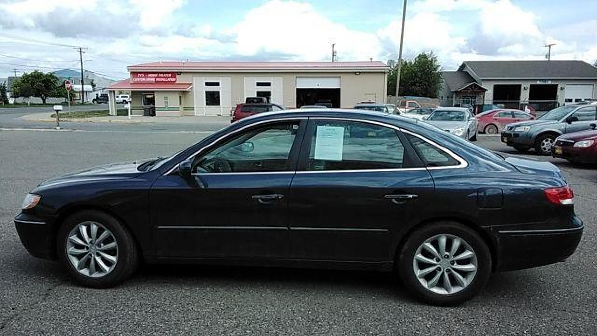 2006 BLUE HYUNDAI AZERA Limited (KMHFC46F76A) , located at 1800 West Broadway, Missoula, 59808, (406) 543-1986, 46.881348, -114.023628 - Photo#7