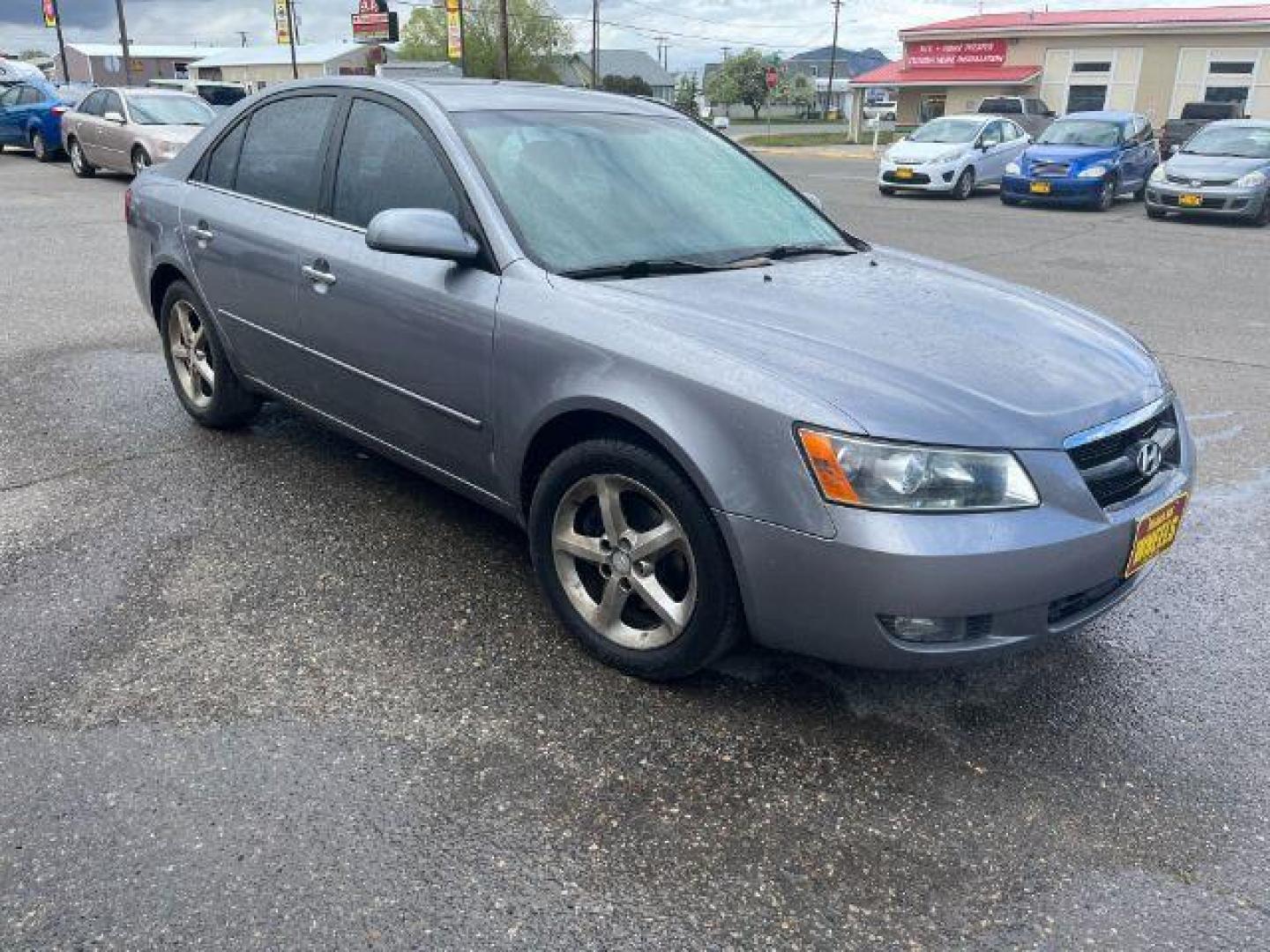 2006 Hyundai Sonata GLS (5NPEU46F06H) with an 3.3L V6 DOHC 24V engine, located at 1821 N Montana Ave., Helena, MT, 59601, 46.603447, -112.022781 - Photo#2