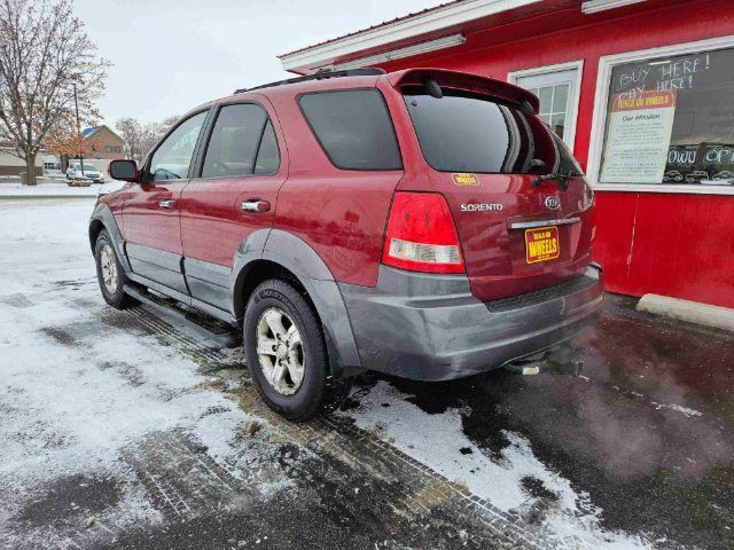 2006 Kia Sorento EX 4WD (KNDJC733665) with an 3.5L V6 DOHC 16V engine, 5-Speed Automatic transmission, located at 1800 West Broadway, Missoula, 59808, (406) 543-1986, 46.881348, -114.023628 - Photo#2