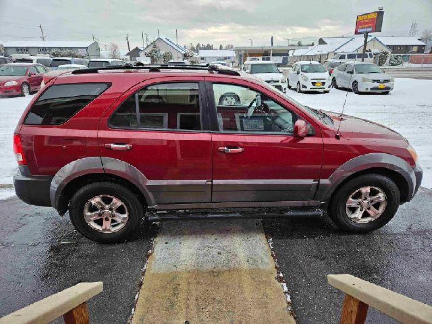 2006 Kia Sorento EX 4WD (KNDJC733665) with an 3.5L V6 DOHC 16V engine, 5-Speed Automatic transmission, located at 1800 West Broadway, Missoula, 59808, (406) 543-1986, 46.881348, -114.023628 - Photo#5