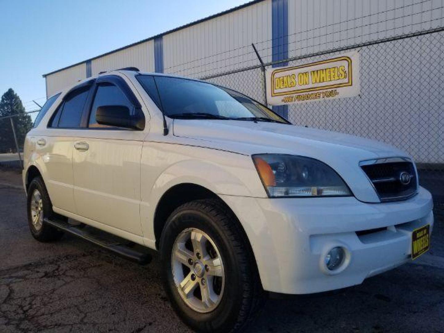 2006 Kia Sorento LX 4WD (KNDJC733865) with an 3.5L V6 DOHC 16V engine, located at 601 E. Idaho St., Kalispell, MT, 59901, 48.203983, -114.308662 - Photo#2