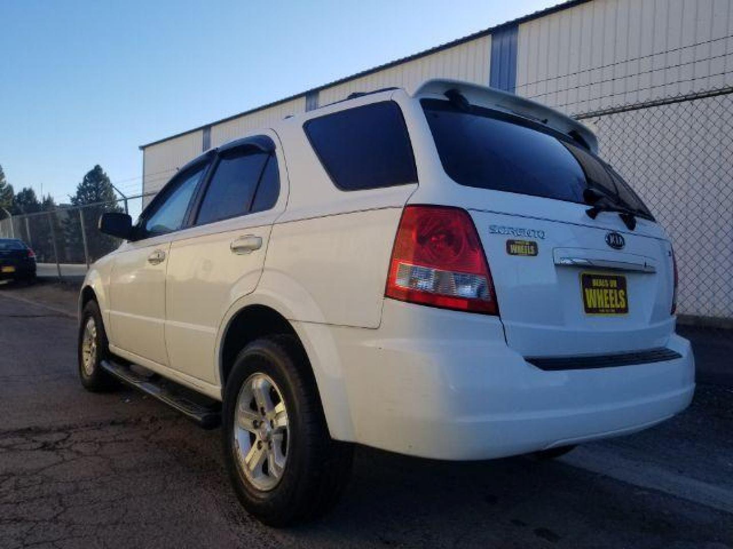 2006 Kia Sorento LX 4WD (KNDJC733865) with an 3.5L V6 DOHC 16V engine, located at 601 E. Idaho St., Kalispell, MT, 59901, 48.203983, -114.308662 - Photo#6