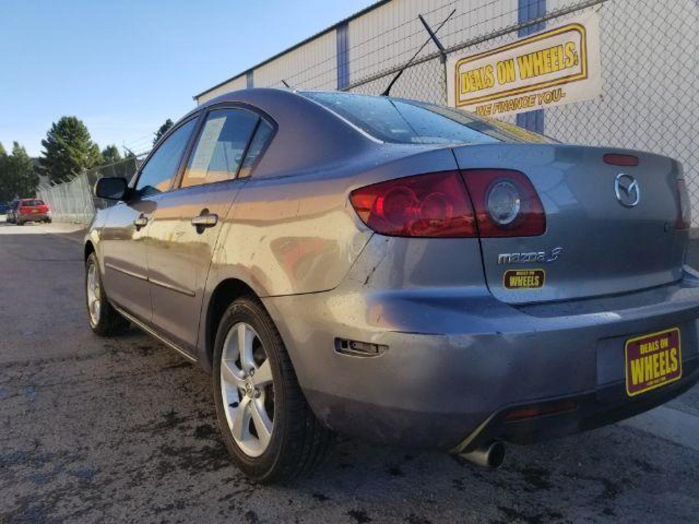 2006 Mazda MAZDA3 i 4-door (JM1BK12FX61) with an 2.0L L4 DOHC 16V engine, located at 601 E. Idaho St., Kalispell, MT, 59901, 48.203983, -114.308662 - Photo#3