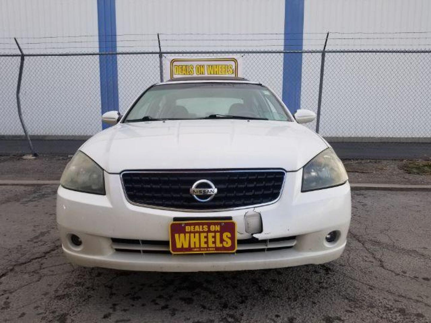 2006 Nissan Altima 3.5 SE (1N4BL11D46N) with an 3.5L V6 DOHC 24V engine, located at 601 E. Idaho St., Kalispell, MT, 59901, 48.203983, -114.308662 - Photo#1