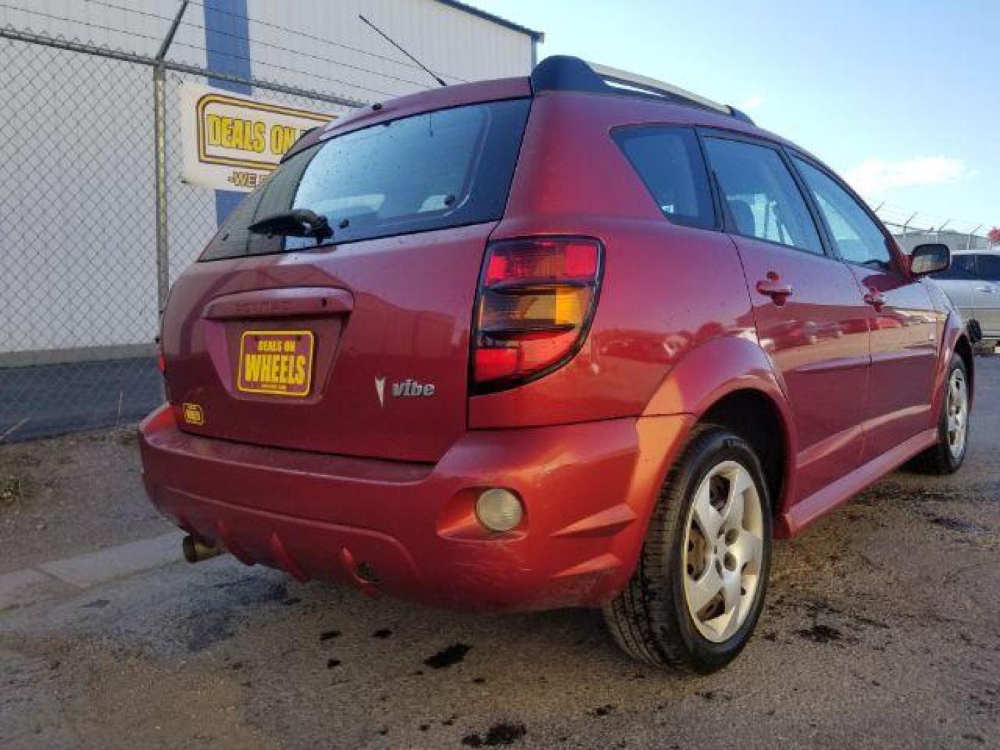 2006 Pontiac Vibe Base (5Y2SL658X6Z) with an 1.8L L4 DOHC 16V engine, located at 4801 10th Ave S,, Great Falls, MT, 59405, 47.494347, -111.229942 - Photo#4