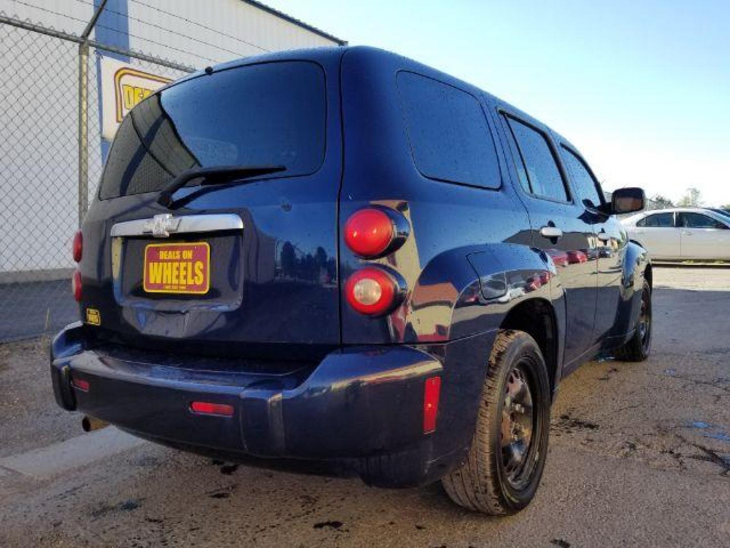 2007 Chevrolet HHR LS (3GNDA13D97S) with an 2.2L L4 DOHC 16V engine, 4-Speed Automatic transmission, located at 4801 10th Ave S,, Great Falls, MT, 59405, 47.494347, -111.229942 - Photo#4