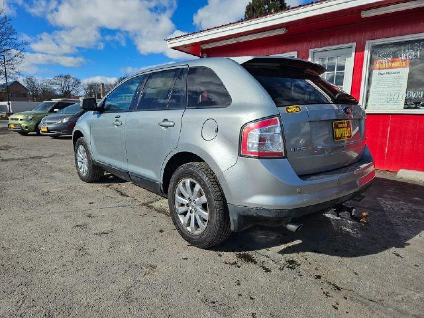 2007 Ford Edge SEL FWD (2FMDK38C57B) with an 3.5L V6 DOHC 24V engine, 6-Speed Automatic transmission, located at 601 E. Idaho St., Kalispell, MT, 59901, 48.203983, -114.308662 - Photo#2