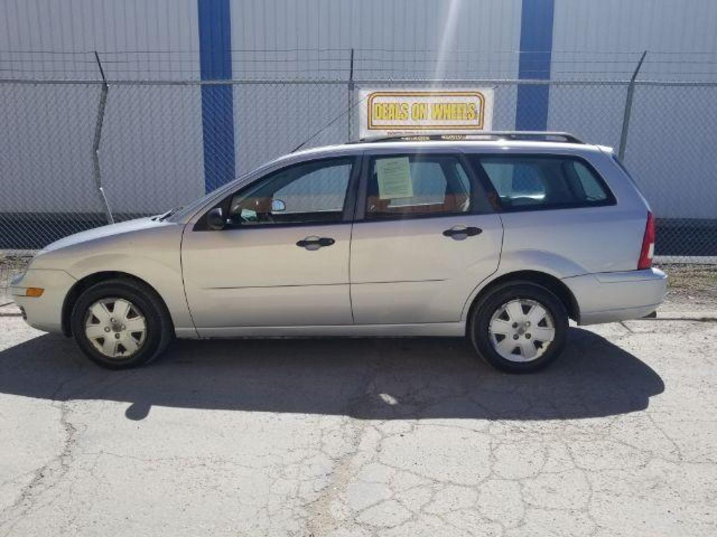 2007 Ford Focus Wagon ZXW SE (1FAHP36N27W) with an 2.0L L4 DOHC 16V engine, located at 4801 10th Ave S,, Great Falls, MT, 59405, 47.494347, -111.229942 - Photo#2