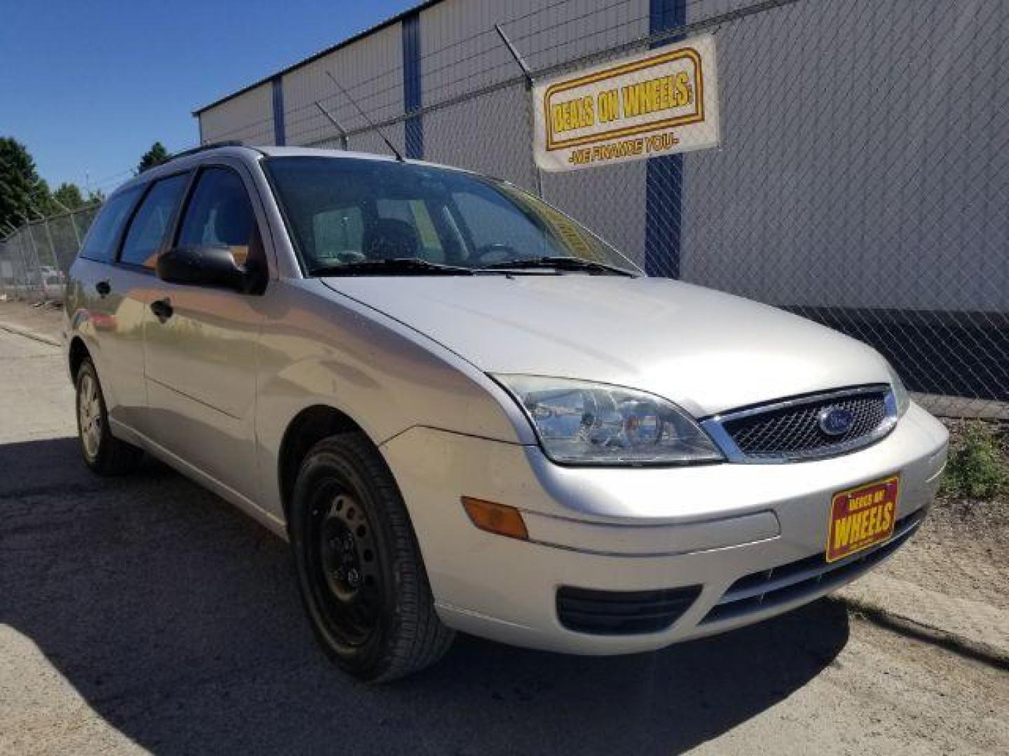 2007 Ford Focus Wagon ZXW SE (1FAHP36N27W) with an 2.0L L4 DOHC 16V engine, located at 4801 10th Ave S,, Great Falls, MT, 59405, 47.494347, -111.229942 - Photo#6