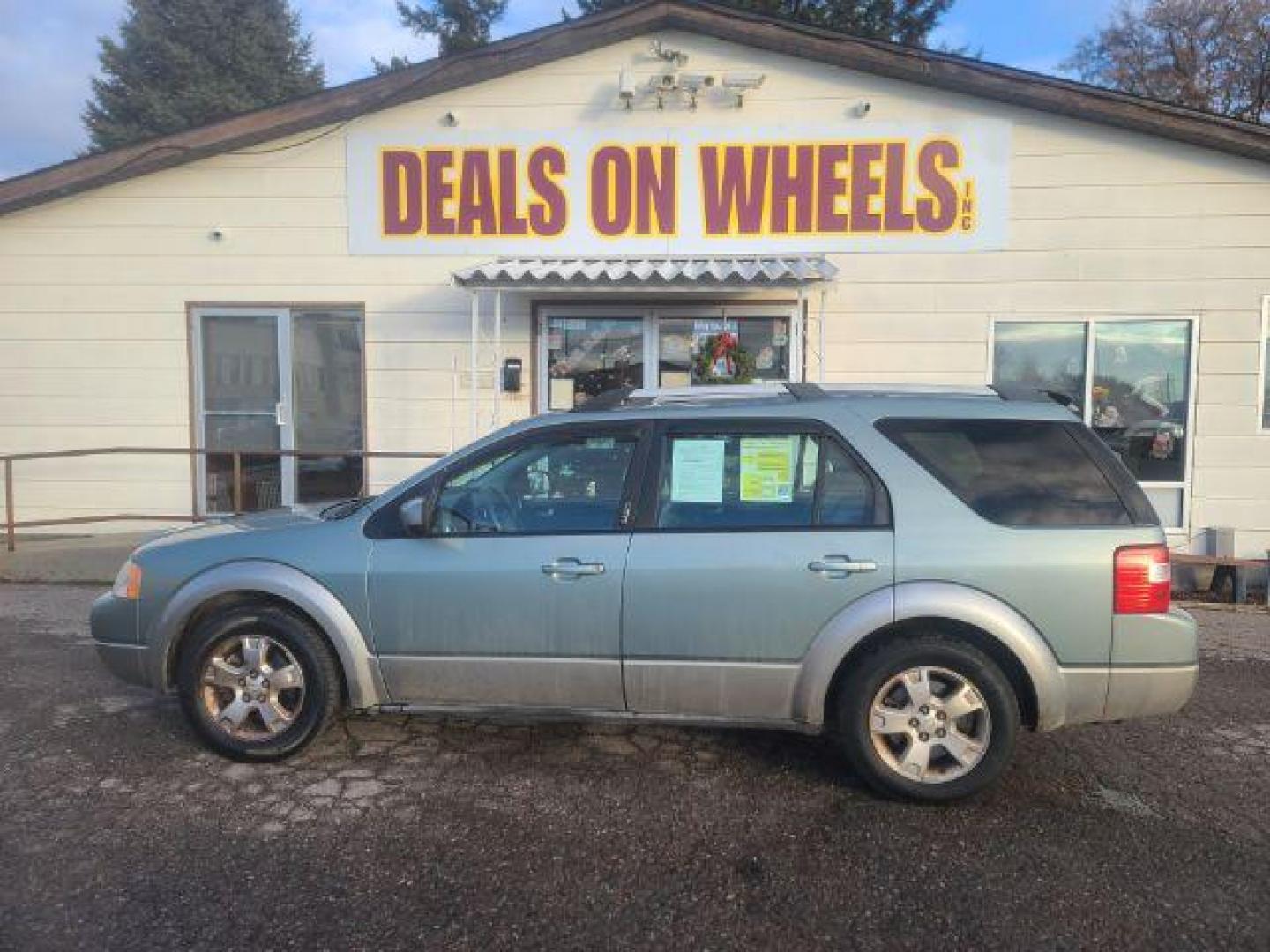 2007 Ford Freestyle SEL AWD (1FMDK05127G) with an 3.0L V6 DOHC 24V engine, Continuously Variable Transmission transmission, located at 1800 West Broadway, Missoula, 59808, (406) 543-1986, 46.881348, -114.023628 - Photo#5