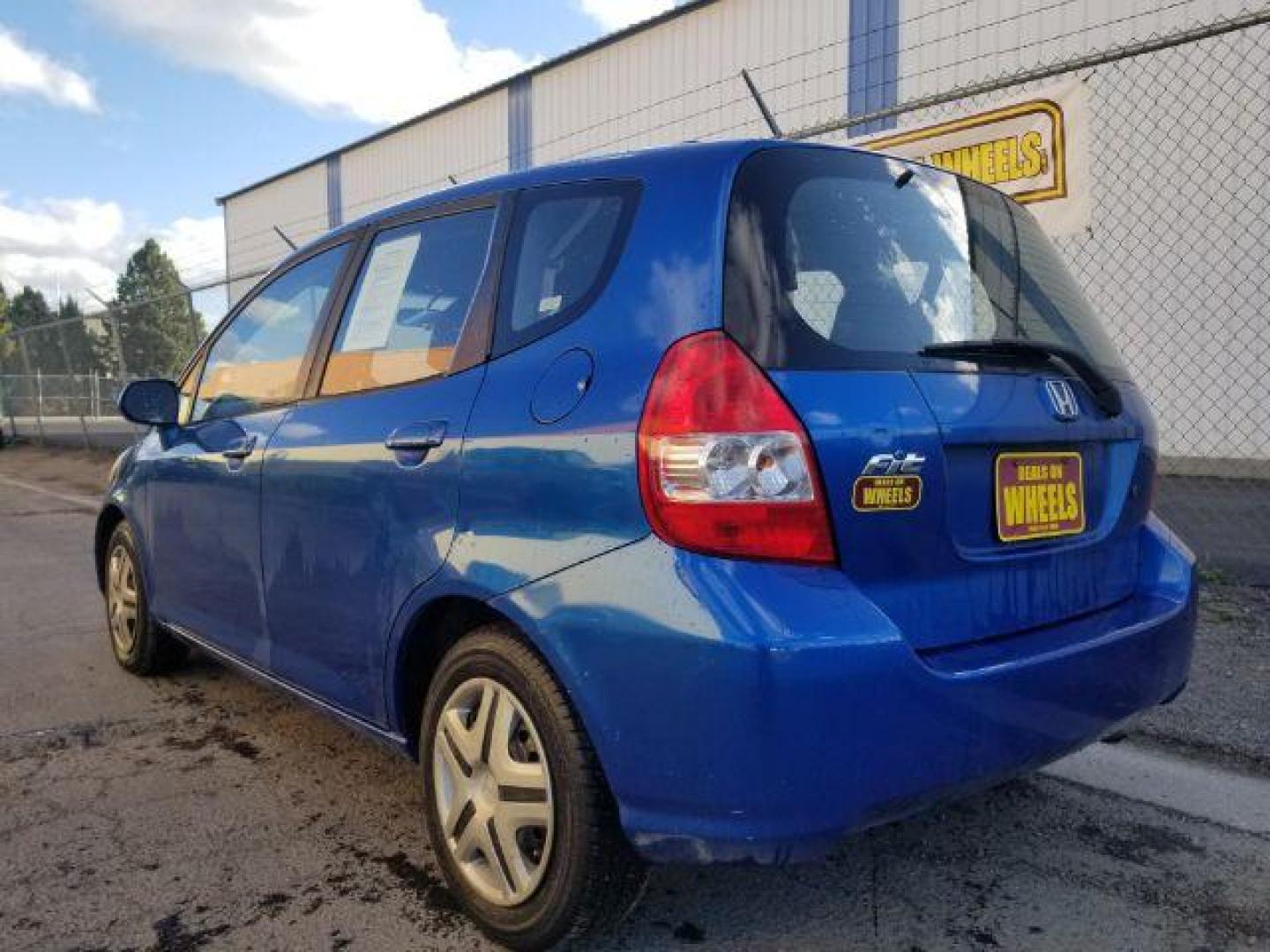 2007 Honda Fit 5-Speed AT (JHMGD38447S) with an 1.5L L4 SOHC 16V engine, 5-Speed Automatic transmission, located at 601 E. Idaho St., Kalispell, MT, 59901, 48.203983, -114.308662 - Photo#13