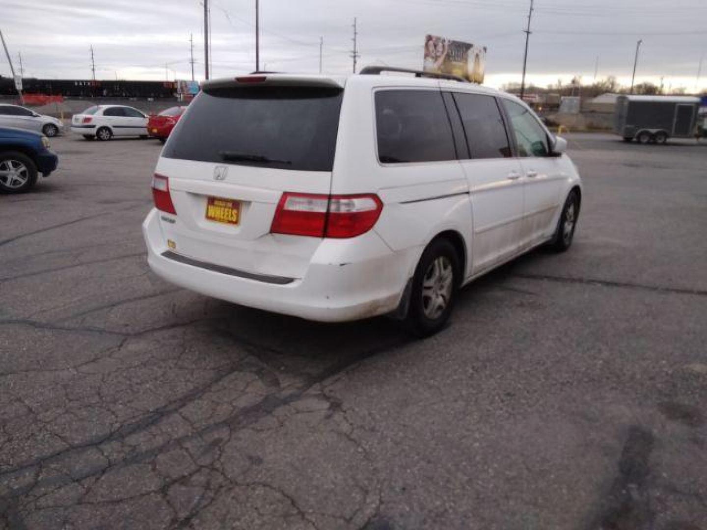 2007 Honda Odyssey EX (5FNRL38407B) with an 3.5L V6 SOHC 24V engine, 5-Speed Automatic transmission, located at 1800 West Broadway, Missoula, 59808, (406) 543-1986, 46.881348, -114.023628 - Photo#4