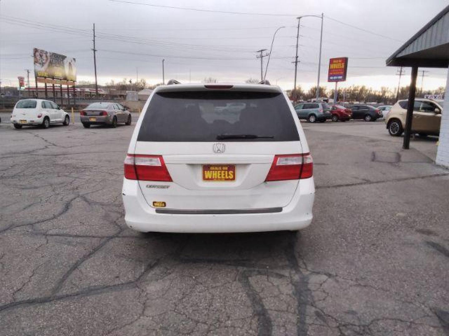 2007 Honda Odyssey EX (5FNRL38407B) with an 3.5L V6 SOHC 24V engine, 5-Speed Automatic transmission, located at 1800 West Broadway, Missoula, 59808, (406) 543-1986, 46.881348, -114.023628 - Photo#5