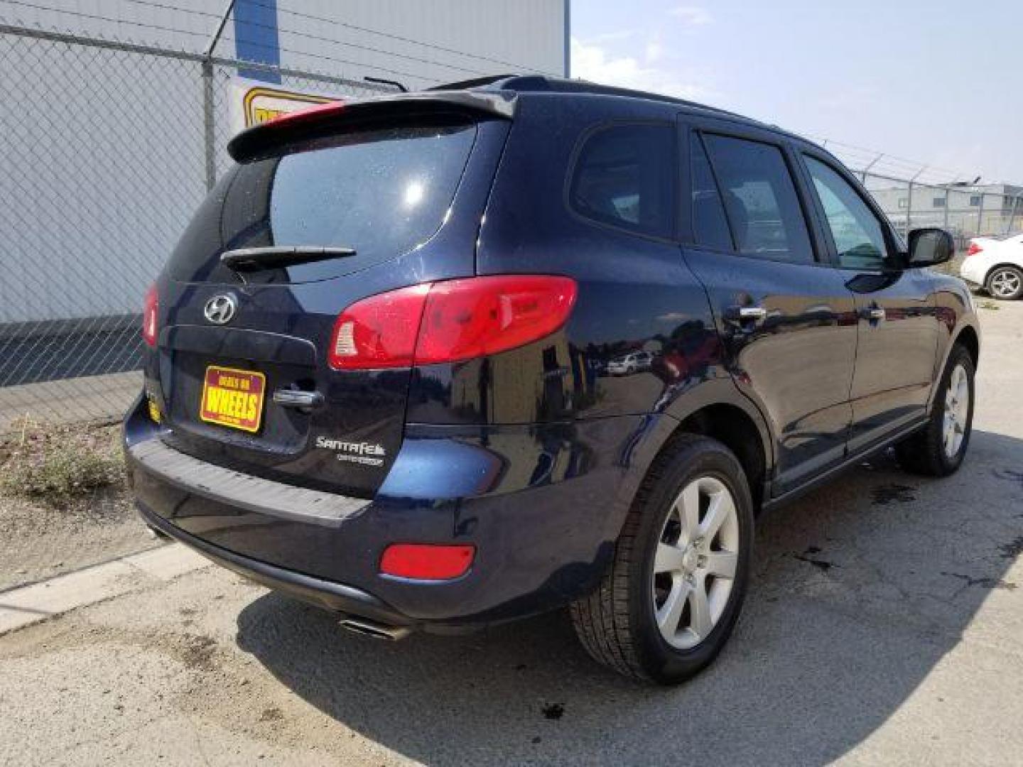 2007 Hyundai Santa Fe Limited AWD (5NMSH73E17H) with an 3.3L V6 DOHC 24V engine, 5-Speed Automatic transmission, located at 1800 West Broadway, Missoula, 59808, (406) 543-1986, 46.881348, -114.023628 - Photo#4